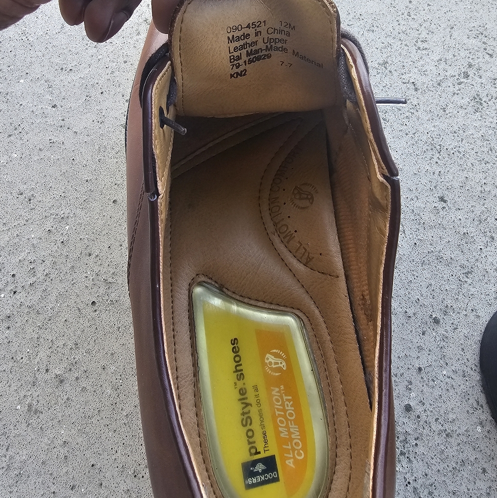 Shoes - Picture 6 of 7